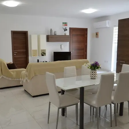 Lorenza Letting Appartement *