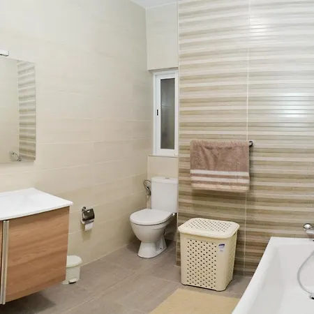 Lorenza Letting * Marsaxlokk