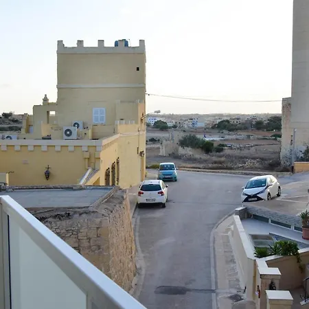 Lorenza Letting Marsaxlokk