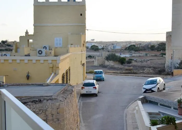 Lorenza Letting Marsaxlokk